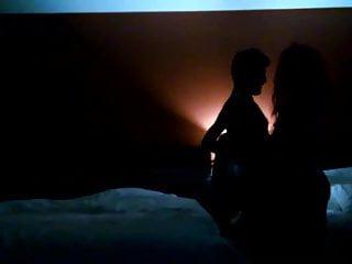 Zierliches ebony Teen bekommt den Cumshot