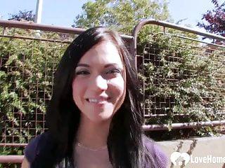 Geile Schlampe lässt sich für Geld ficken