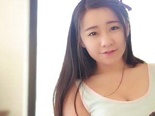 Junge Asiatin wird von ihrem Bruder gefickt