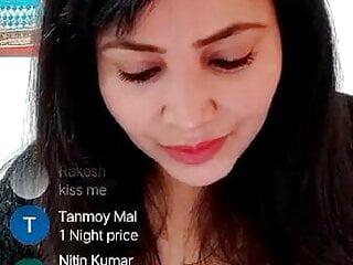 Geile indische Amateure bei einer geilen Sex Show vor der Cam