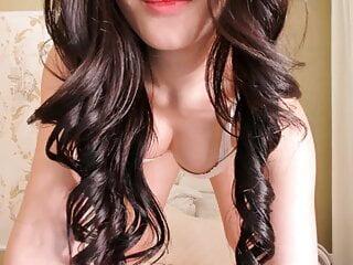 Junges asiatisches Mädchen mit Traumkörper wird hart gefickt