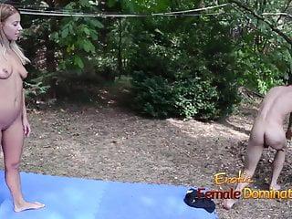 Blondine nikky andersson in den Mund gespritzt