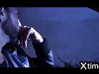 Italienerin wird in den Arsch gefickt