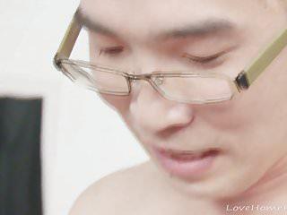 Blonde Teenagerin genießt den Fick mit dem geilen Freund