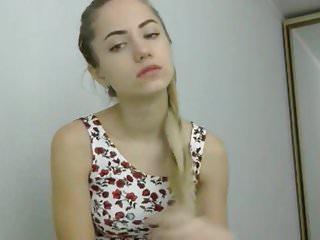 Dieses Babe strippt und mit langen haaren