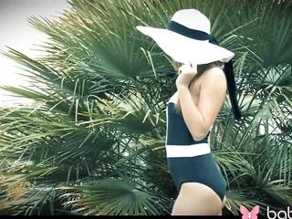 Blondes Babe jillian Janson masturbiert im Bad