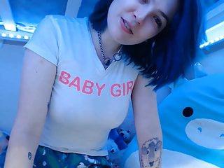 Freundin Fetisch - süßes Mädchen bekommt eine Ladung Sperma